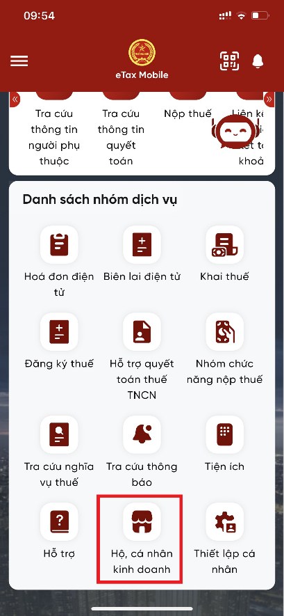 eTax Mobile Bước 1, màn hình chính với mục Hộ, cá nhân kinh doanh được khoanh đỏ